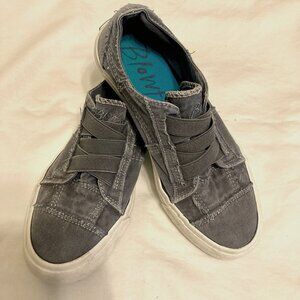 Great Condition, SZ 7, BLOWFISH MALIBU, Marley in Blue Tuna, Canvas Sneakers